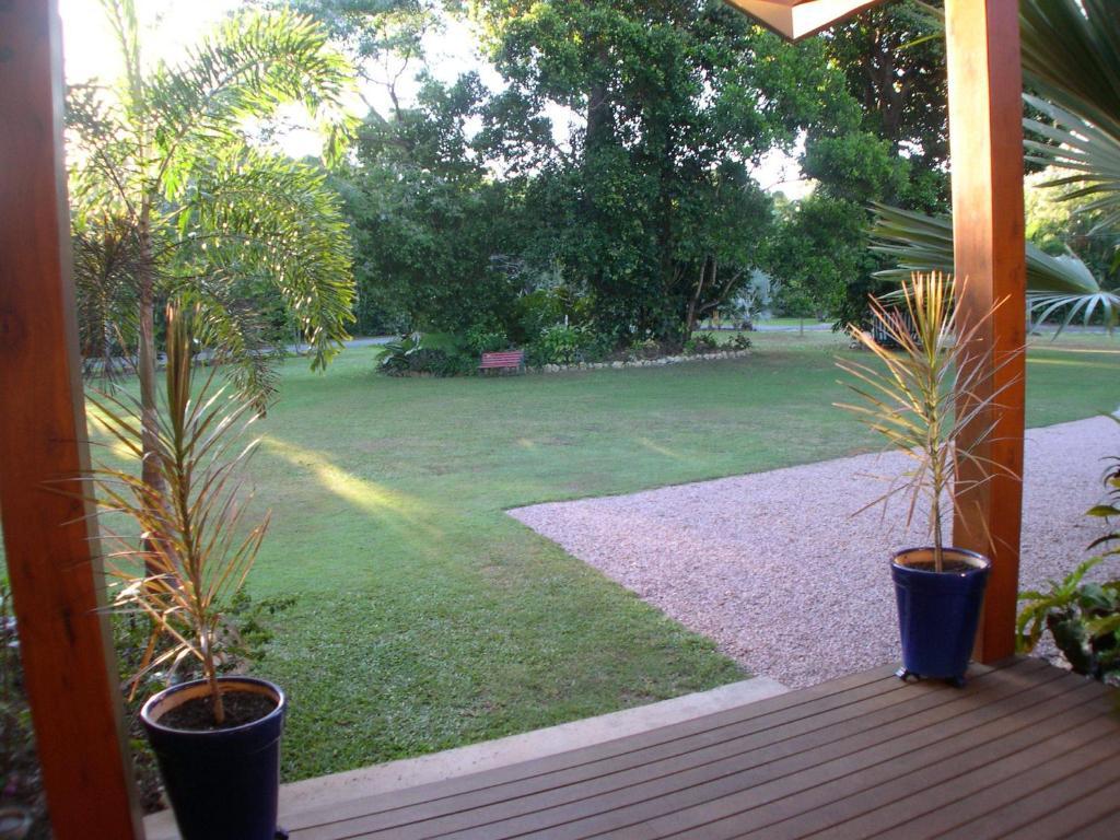 Hibiscus Lodge Bed & Breakfast Wongaling Beach Buitenkant foto