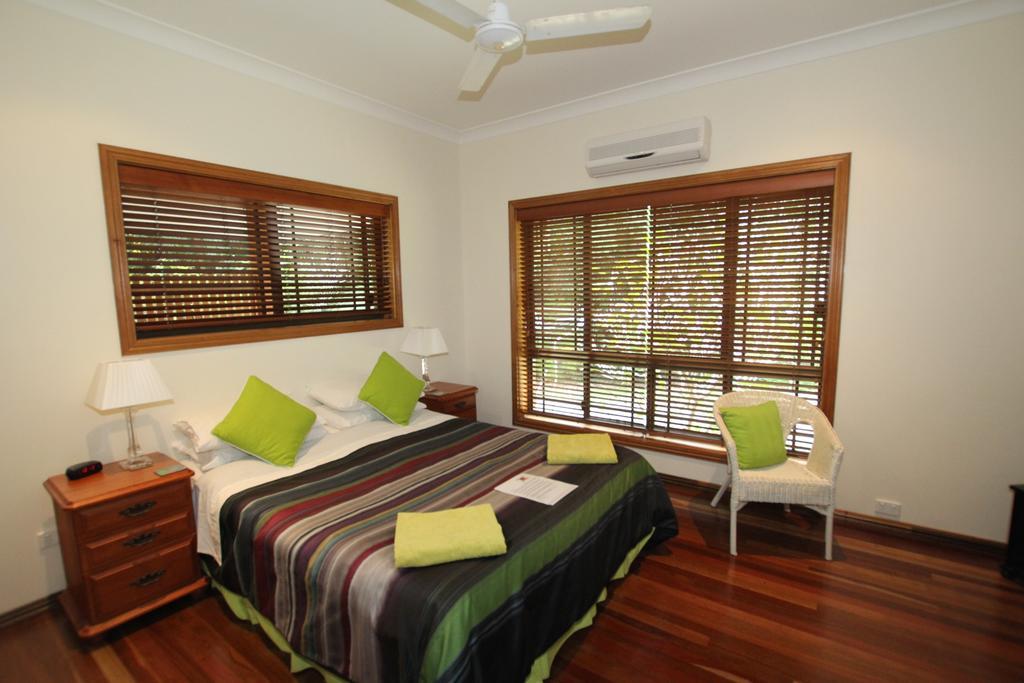Hibiscus Lodge Bed & Breakfast Wongaling Beach Buitenkant foto