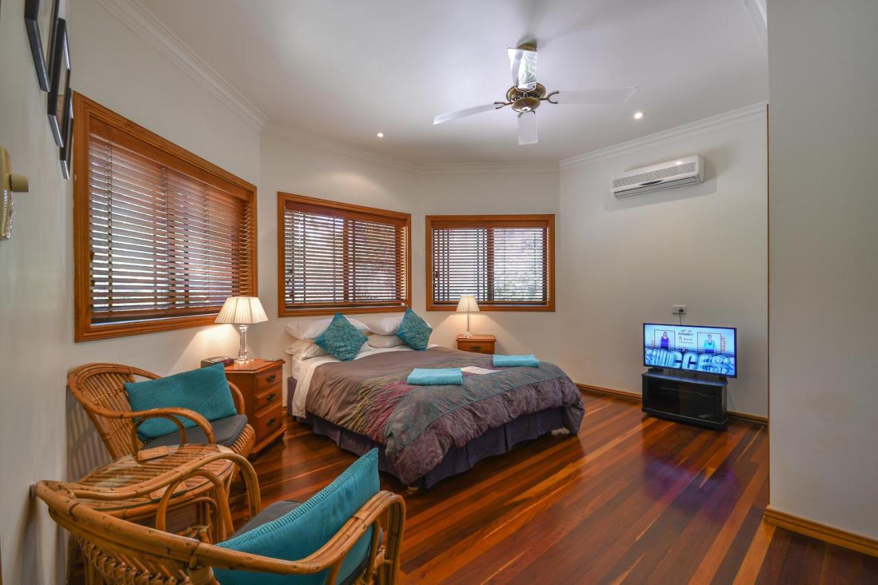 Hibiscus Lodge Bed & Breakfast Wongaling Beach Buitenkant foto