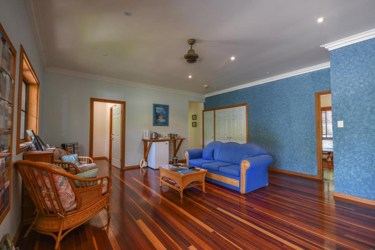 Hibiscus Lodge Bed & Breakfast Wongaling Beach Buitenkant foto